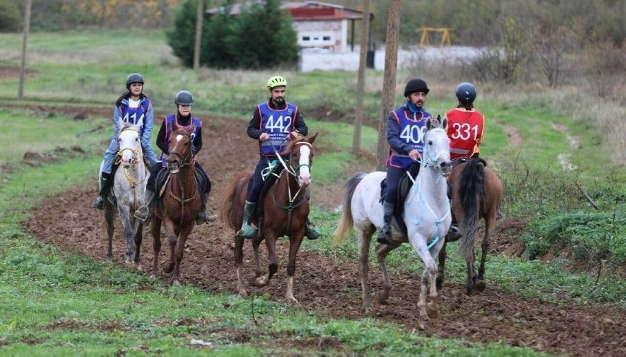 Tarihi İpekyolu’nda ilk atlı yarış