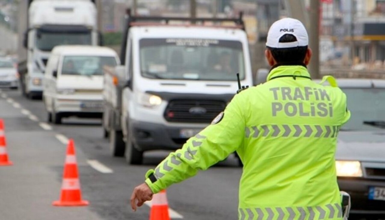 Trafik İdari Para Cezalarının İndirimli Ödeme Süresi Bir Aya Uzatıldı