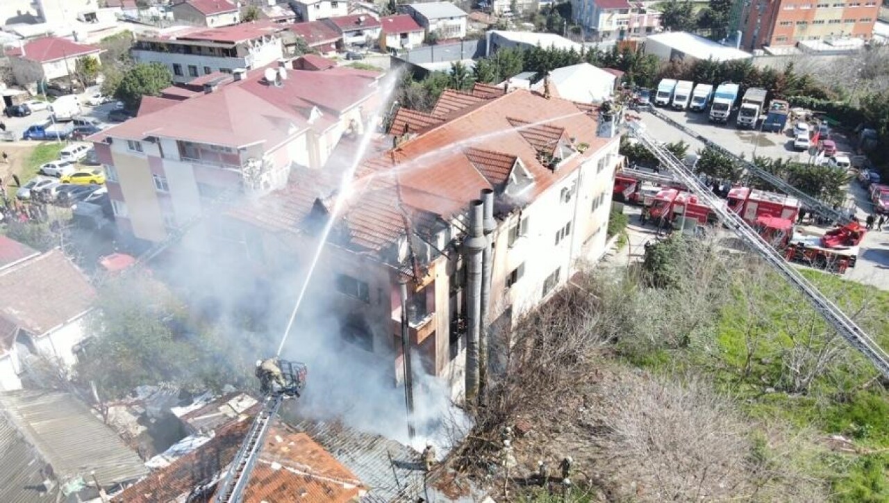 Ataşehir'de iş yeri yangın