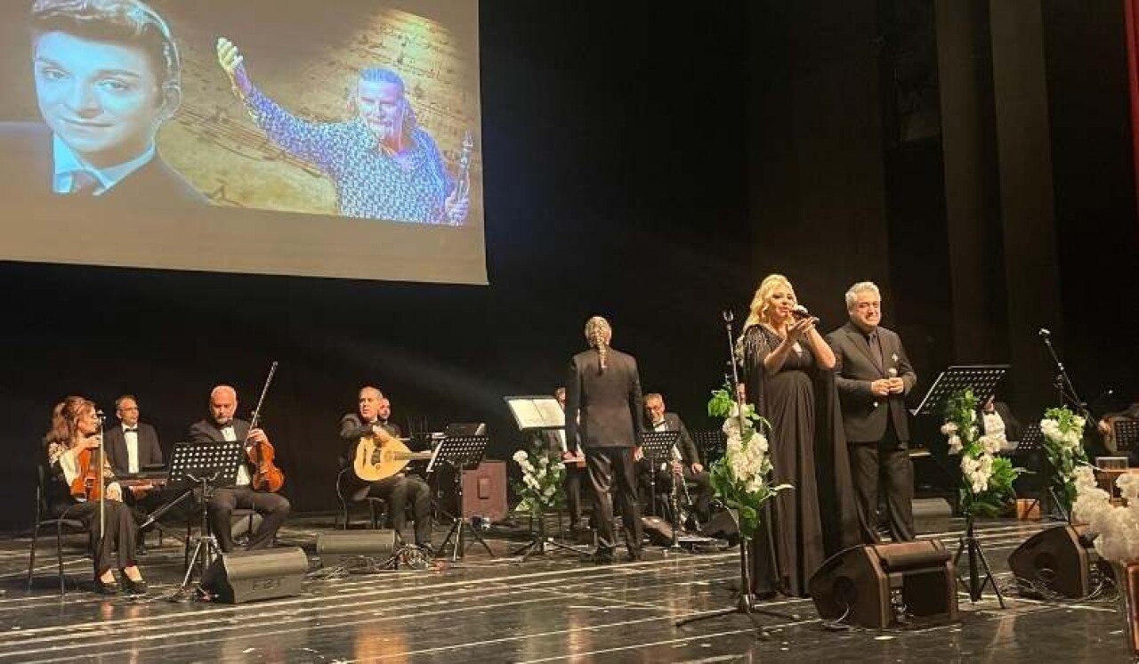 Sevilen Sanatçı  Zeki Müren, Bursa’da Anıldı