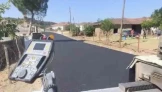 Yenice’de köy yollarında sıcak asfalt dökme çalışmaları hız kesmeden devam ediyor