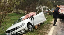 Mersin’de otomobil ile tır çarpıştı: 1 ölü, 2 yaralı