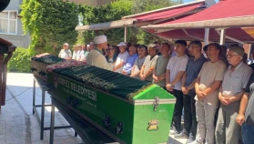 Tatil yolunda can veren anne ve kızı toprağa verildi