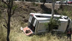 Balıkesir’de yolcu minibüsü ile otomobil kaza yaptı; 14 yaralı