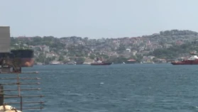 Karadeniz’de dron saldırısına uğrayan gemi İstanbul Boğazı’ndan geçti