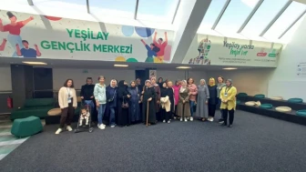 Sakaryalı 24 kadın, şehrin simge yerlerinde keyifli bir yolculuğa çıktı
