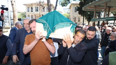 Motosiklet kazasında hayatını kaybeden 17 yaşındaki Ela son yolculuğuna uğurlandı