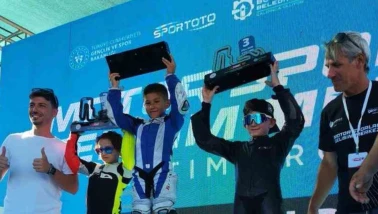 5 yaşındaki sporcu Türkiye Süpermoto Şampiyonası’nda şampiyonluğa ulaştı