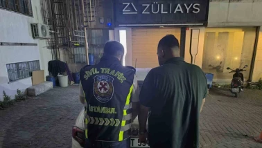 Plakasız lüks aracıyla drift atan maganda kameraya yansıdı