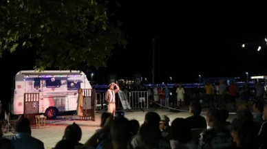 “Karavan Tiyatro“ Bursalılarla buluştu