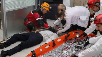 Bursa'da BUSKİ personeline deprem ve yangın senaryolu tatbikat gerçekleştirildi