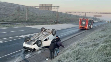 Takla atan otomobildeki 3 arkadaş emniyet kemeri sayesinde yara almadan kurtuldu