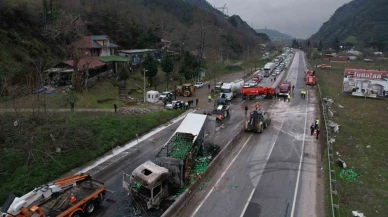 İki tır çarpıştı, D-650 savaş alanına döndü