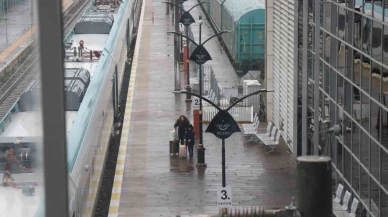Sakarya’da tren istasyonu ve otogarda arife sakinliği