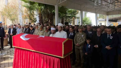 Şehidi, annesi ve kız kardeşleri gözyaşları içerisinde son yolculuğuna uğurladı