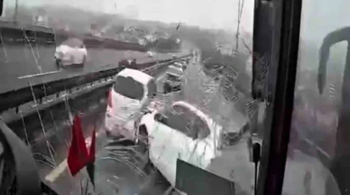 8 kişinin yaralandığı kaza anı kamerada