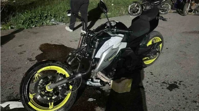 Akrobatik hareketler yapan iki motosiklet çarpıştı: 2 yaralı