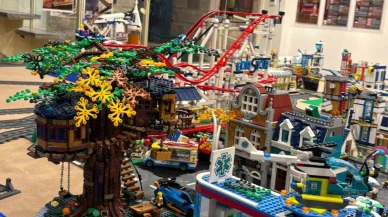 Ortaokul öğrencisi olan Batu’nun lego şehri müzede sergileniyor