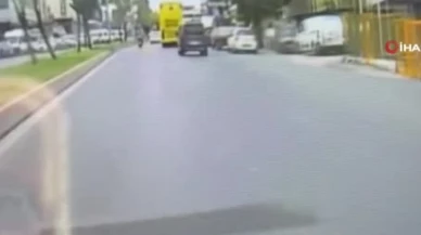 Esenyurt’ta motokurye İETT otobüsüne çarptı