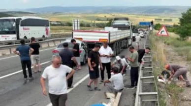 Seyir halindeki araç tıra arkadan çarptı: 1 ölü, 4’ü çocuk 7 yaralı