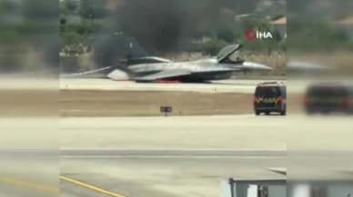Yunanistan’da acil iniş yapan F-16 savaş uçağı alev aldı