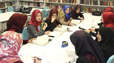 Akademi Lise'de Mesnevi'nin şifresi çözülüyor