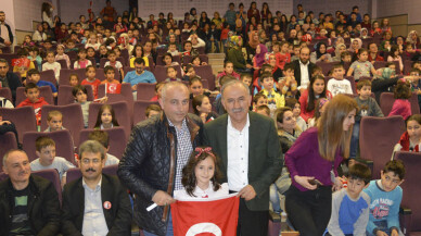 Kartepe Bilgi Evi Öğrencileri İstiklal Marşı’nın Kabulünü Kutladı