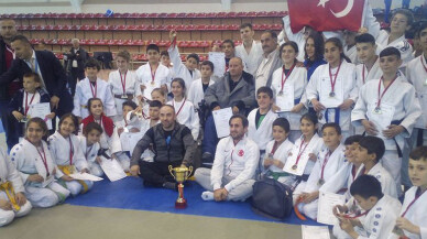 Sakarya, Düzce Türk Judo Kafilesi şampiyon oldu