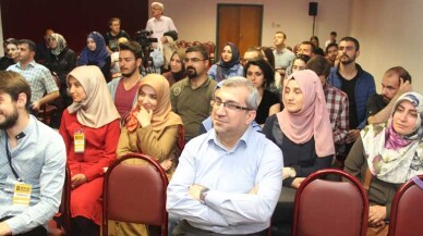 ‘’İnternetten bir günde aldığımız bilgi Ortaçağda ömür boyu alınan bilgiye eşdeğer’’
