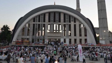 Hendek Rasimpaşa’da ilk teravih namazı kılındı