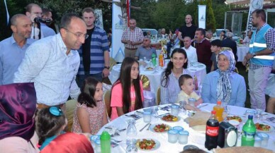 Üzülmez şehit ve gazi aileleriyle iftar yaptı