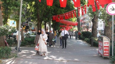 İzmit Yürüyüş Yolu, Kırmızı-Beyaza büründü
