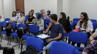 Kocaeli'nde ücretsiz dil eğitimleri devam ediyor