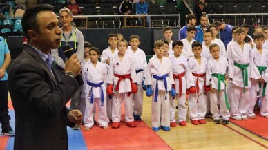 15 Temmuz Şehitler ve Gazileri Anma İl Karate Şampiyonası Başladı