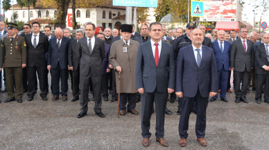 Ulu Önder Atatürk Hendek'te törenle anıldı