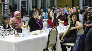 SAÜ'lü Uluslararası Öğrenciler Yemekte Bir Araya Geldi