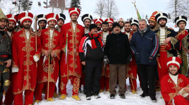 SAÜ'den Zirvede Bayrak Şöleni