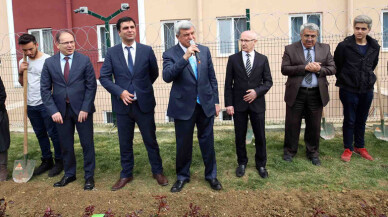 Karaosmanoğlu, 'Peygamberimizi rehber ve model alın’'
