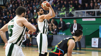 Sakarya Büyükşehir Basket lider bitirdi