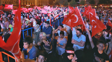 Sakarya 15 Temmuz’da ayağa kalktı