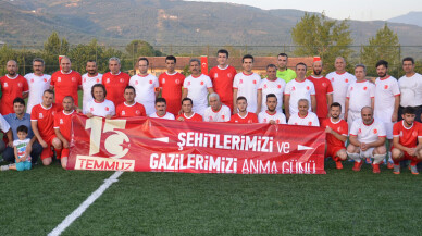 Gemlik'te 15 Temmuz Demokrasi Zaferi ve Şehitleri Anma Veteranlar Futbol Turnuvası başladı