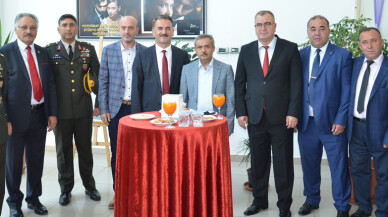 Gemlik'te protokol halk buluşması yoğun ilgi gördü