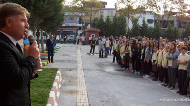 Nuri Bayar Ortaokulu yenilenen binasında eğitime başladı