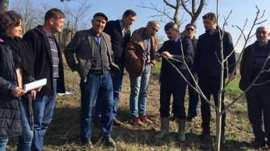Kocaeli'nde kaliteli ürün yetiştirilmesi için çiftçilere eğitim veriliyor