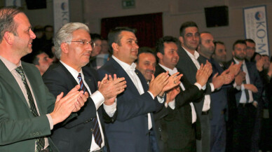 “Ellerinde Şiir Var” ayakta alkışlandı