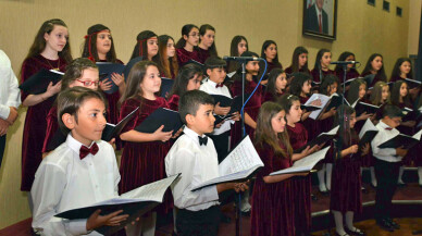 Kocaeli Büyükşehir Çocuk Korosu’ndan neşeli konser