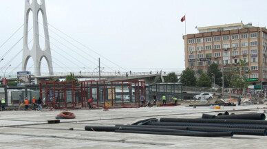 Kent meydanı ve yeraltı otoparkında çalışmalar tam gaz