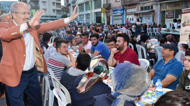 Dursunbey’de 5.000 Kişilik İftar Organizasyonu Düzenlendi