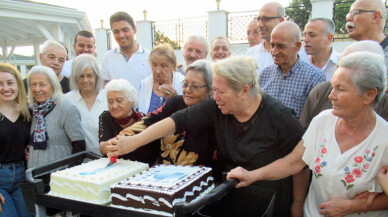 Nilüfer Huzurevi bu ziyaretle şenlendi