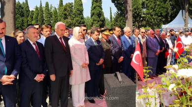 15 Temmuz şehitleri kabirleri başında dualarla anıldı